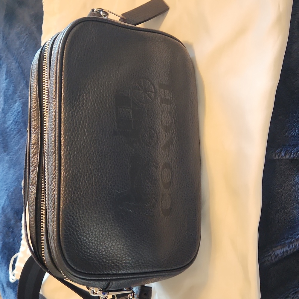 💕EUC Coach camera bag